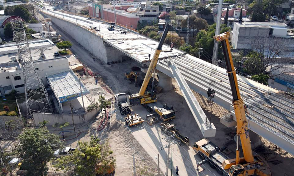 Informa Angel Torres colocación de última trabe en Paso a Desnivel del